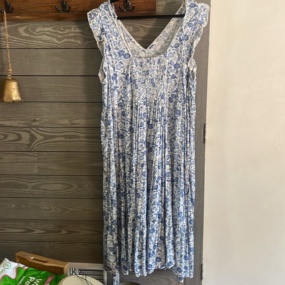 Old Navy floral dress WORN ONCE - Picture 2 of 2